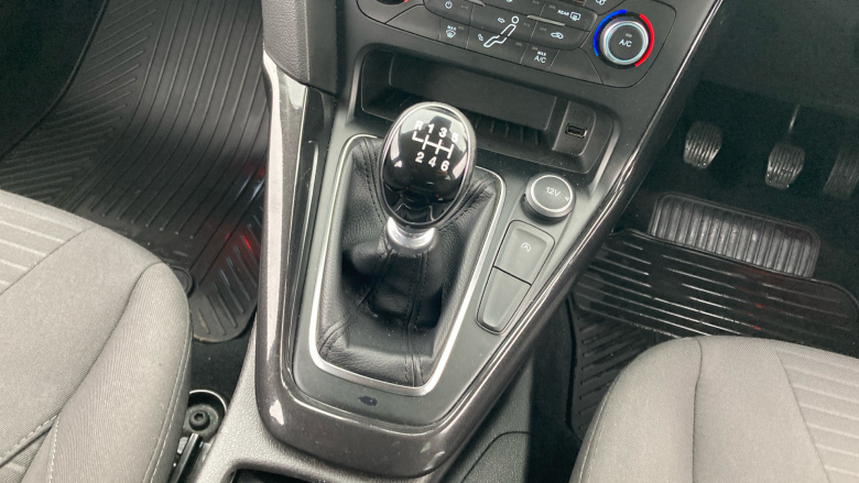 Ford Focus 1.0 EcoBoost 125 Titanium 5dr Petrol Hatchback